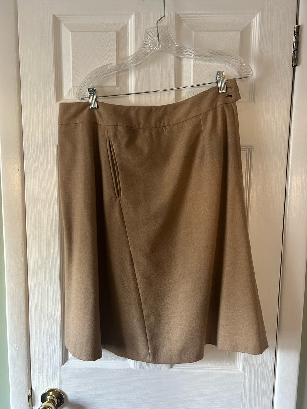 Classic Camel A-Line Women's Skirt with pockets